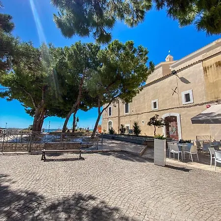 Casa D'angio -manfredi Homes&villas 住宿加早餐酒店 4*