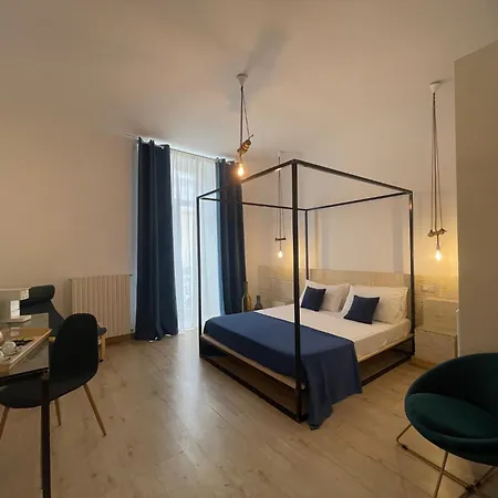 Casa D'angio -manfredi Homes&villas 住宿加早餐酒店 4*